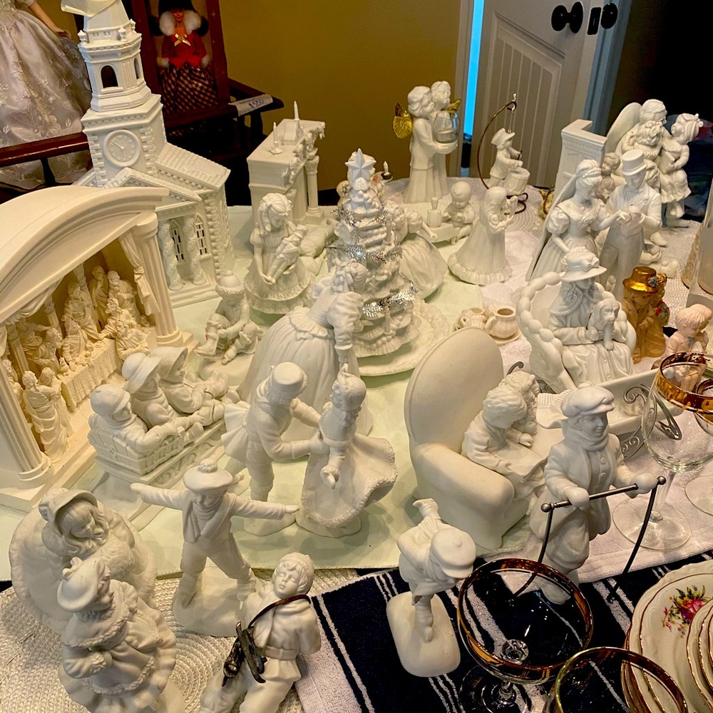 Department 56 figurines
